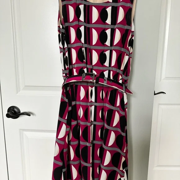 Banana Republic | fit and flare dress - Picture 3 of 5